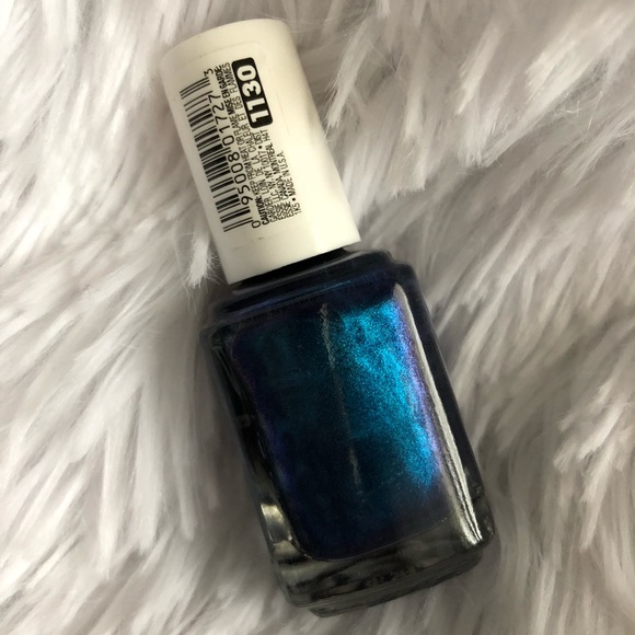 New Essie “bell bottom blues” polish - Picture 3 of 4